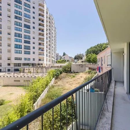Campolide 2 Bedroom Delight By Innkeeper Lisbona